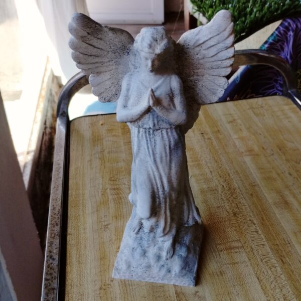 Estatua Ángel Rezando Pintado Símil Mármol Decoración 3d - Image 3