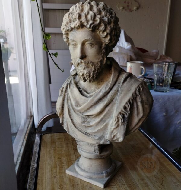 Busto Marco Aurelio Del Louvre Pintado Beige Símil Mármol - Image 7